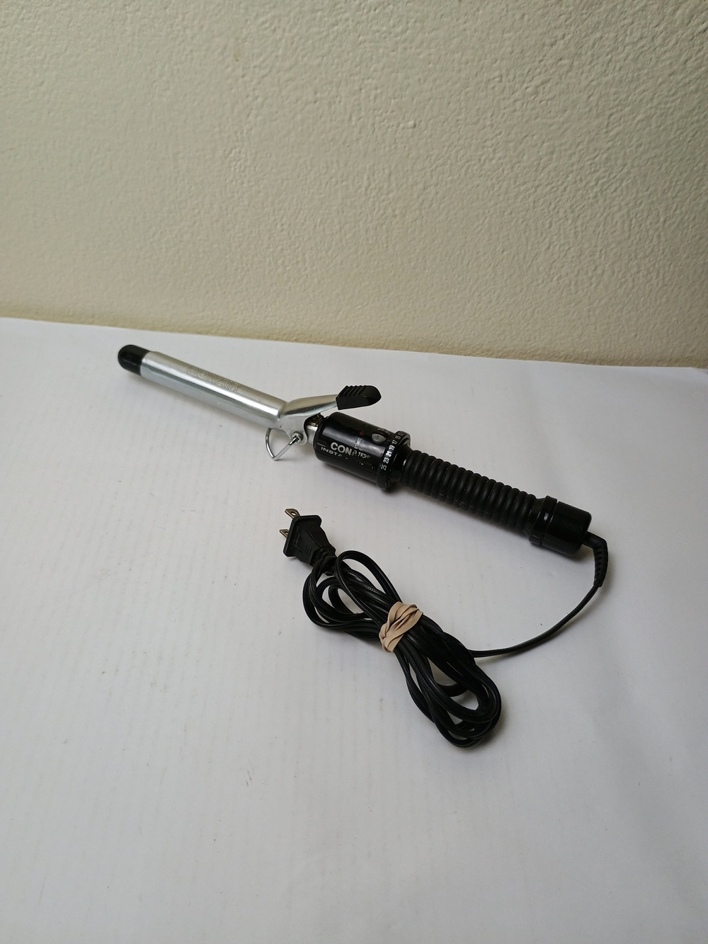 Conair Black and Silver 3/4 Curling Wand with Clamp